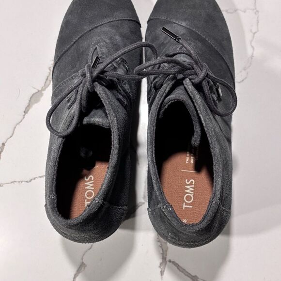 Toms Women’s Grey Suede Leather Wedge Booties Size 9 Laces Gray Fashion Shoes - Picture 7 of 15